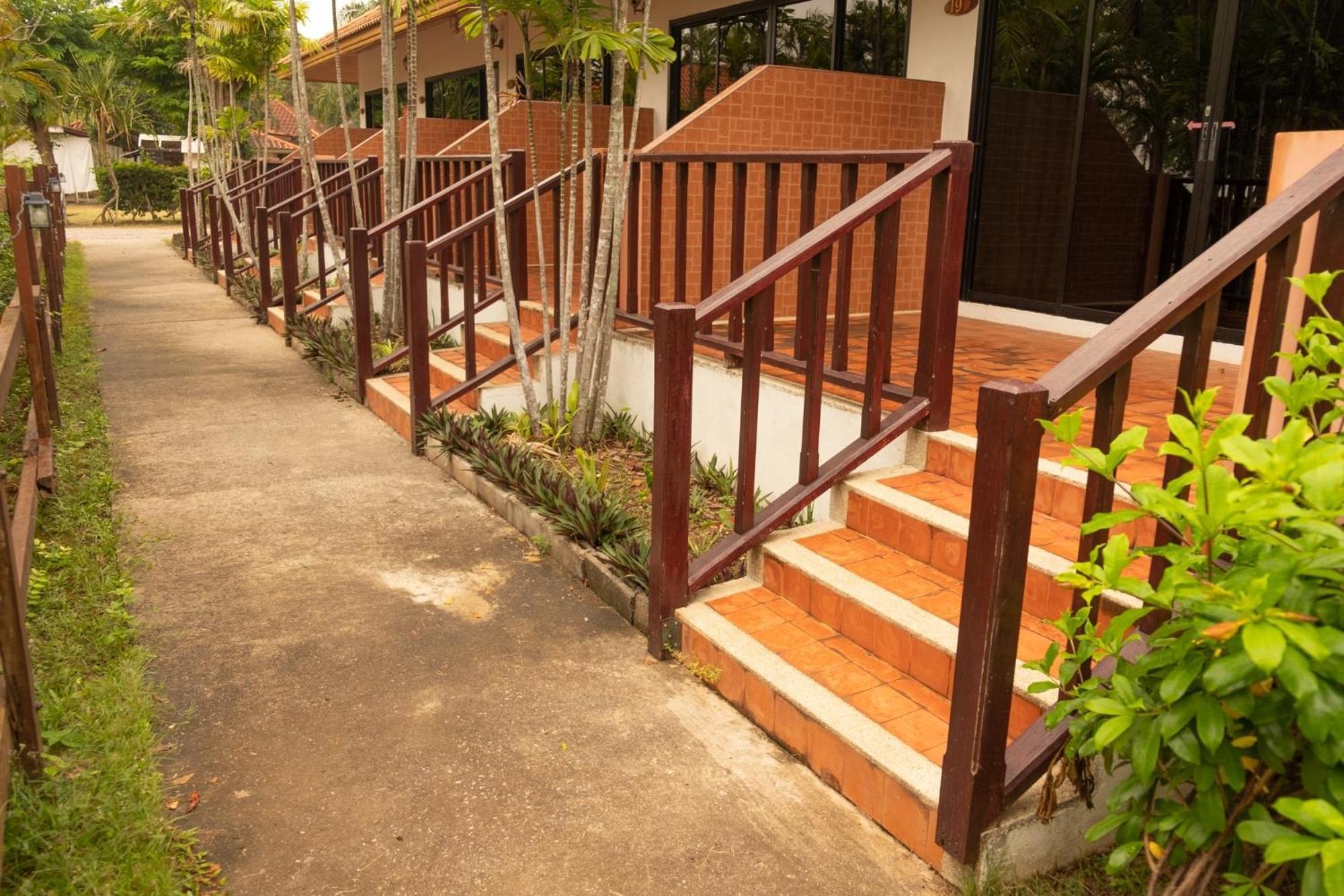 Sailom Resort Bangsaphan Bang Saphan Exterior photo